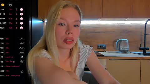 Snapshot of olivia_bells chatting on June 3, 2026, 9:09 pm Olivia 3 online show from June 3, 2026, 9:09 pm