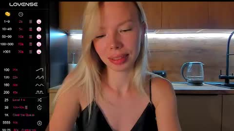 Snapshot of olivia_bells chatting on June 28, 2026, 9:32 pm Olivia 3 online show from June 28, 2026, 9:32 pm