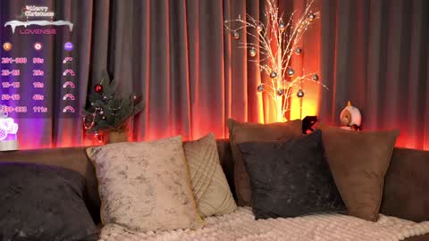 Snapshot of olivia_devis chatting on December 22, 2024, 5:12 am SaraConor online show from December 22, 2024, 5:12 am