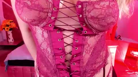 Snapshot of olivia_fox69 chatting on April 26, 2026, 3:48 am OLIVIA online show from April 26, 2026, 3:48 am