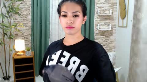 Snapshot of olivia_hotcummer chatting on October 19, 2025, 5:13 pm olivia_hotcummer online show from October 19, 2025, 5:13 pm