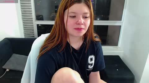 Snapshot of olivia_martine chatting on December 7, 2024, 9:28 am olivia_martine online show from December 7, 2024, 9:28 am