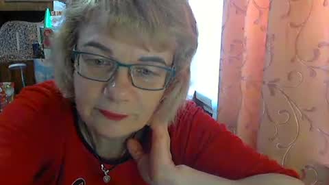 Olivia Mia online show from April 28, 2026, 8:41 am