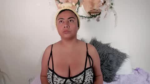 Olivia  happyness  online show from December 13, 2024, 11:02 am