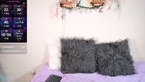 Olivia  happyness  online show from December 31, 2024, 4:25 pm