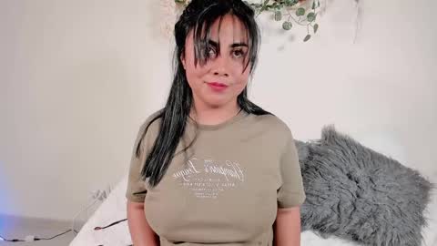 Olivia  happyness  online show from January 29, 2025, 1:37 am