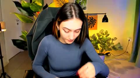 olivia_norton_ online show from October 4, 2025, 10:35 am