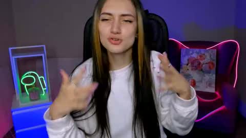 olivia_norton_ online show from November 4, 2025, 2:49 pm