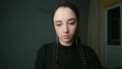 Snapshot of olivia_oliv chatting on January 8, 2025, 8:29 pm Olivia online show from January 8, 2025, 8:29 pm