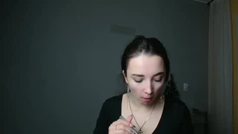 Snapshot of olivia_oliv chatting on February 12, 2025, 6:19 pm Olivia online show from February 12, 2025, 6:19 pm