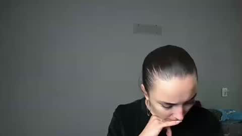 Snapshot of olivia_oliv chatting on October 13, 2025, 8:36 am Olivia online show from October 13, 2025, 8:36 am