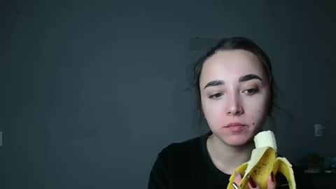 Olivia online show from November 30, 2025, 4:55 pm