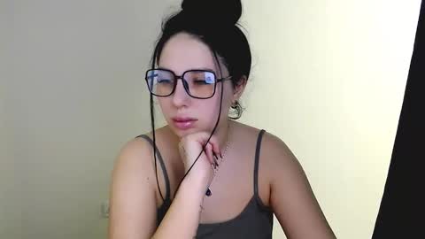 Snapshot of olivia_red_ chatting on March 19, 2026, 8:35 pm Olivia online show from March 19, 2026, 8:35 pm