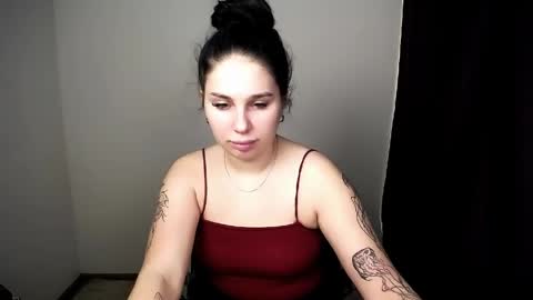 Snapshot of olivia_red_ chatting on April 10, 2026, 8:35 pm Olivia online show from April 10, 2026, 8:35 pm