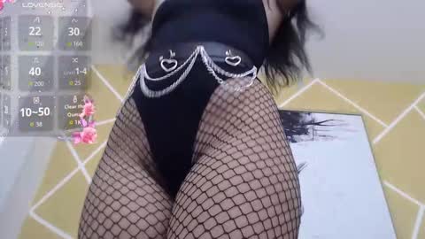 Olivia online show from October 16, 2025, 10:11 pm