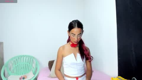 Snapshot of olivia_stevens_ chatting on June 18, 2026, 8:24 pm Olivia online show from June 18, 2026, 8:24 pm