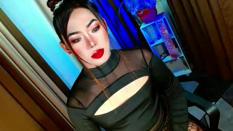 Snapshot of olivia_the_temptress27 chatting on October 9, 2025, 7:17 am Miss OLIVIA online show from October 9, 2025, 7:17 am