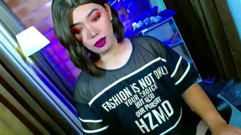 Miss OLIVIA online show from April 24, 2026, 8:39 am