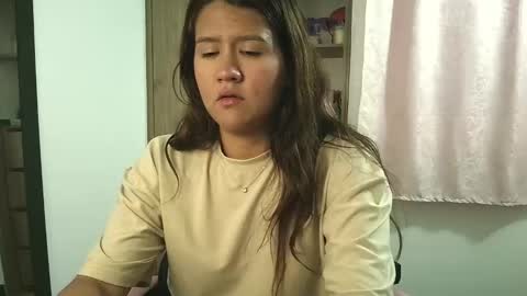 Olivia online show from October 24, 2025, 12:56 pm