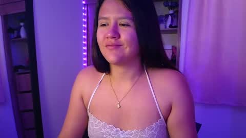 Olivia online show from May 3, 2026, 12:22 pm