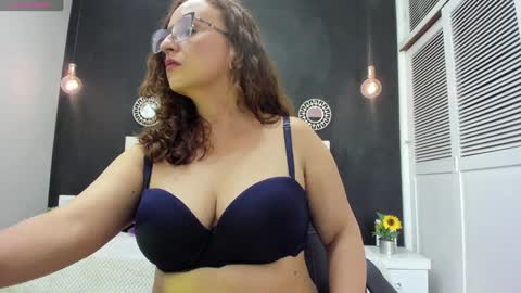 olivia online show from December 24, 2024, 1:49 am