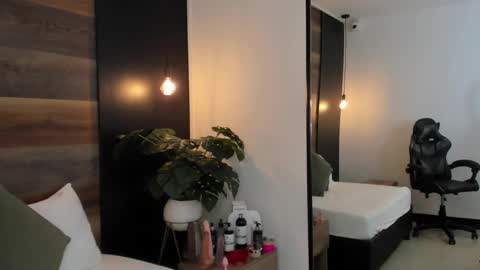 olivia_willoow online show from March 5, 2026, 2:18 am