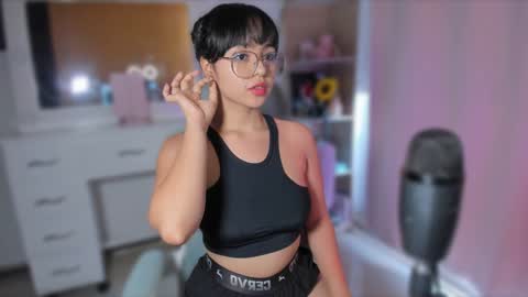 Snapshot of olivia_xd_ chatting on February 1, 2025, 4:44 pm Olivia online show from February 1, 2025, 4:44 pm