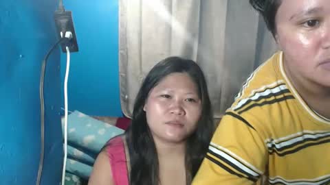 olivia_z online show from November 10, 2025, 12:48 pm