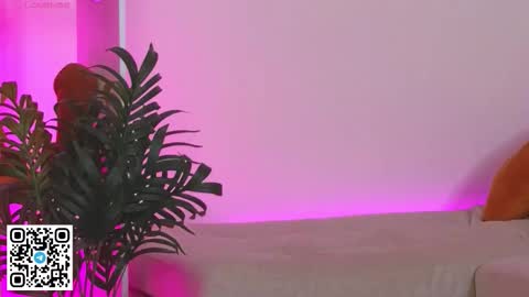 Snapshot of oliviabr0wn chatting on February 15, 2026, 7:51 am Olivia online show from February 15, 2026, 7:51 am