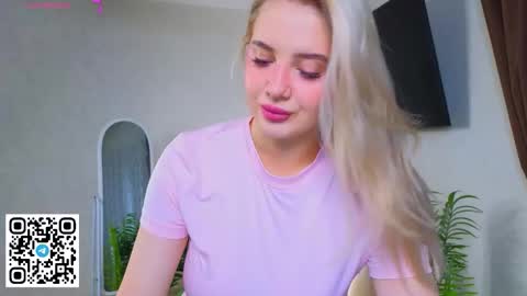 Snapshot of oliviabr0wn chatting on March 23, 2026, 2:15 am Olivia online show from March 23, 2026, 2:15 am