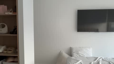 Olivia Brookes online show from January 18, 2026, 8:23 pm