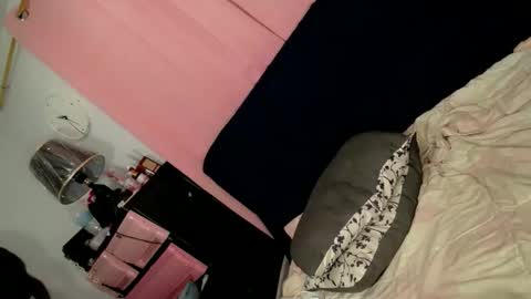 OLIVIA online show from November 23, 2025, 6:41 pm