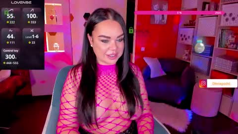 Oliviagoold online show from November 4, 2025, 10:58 am