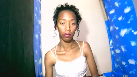 oliviah27 online show from October 1, 2025, 7:31 pm