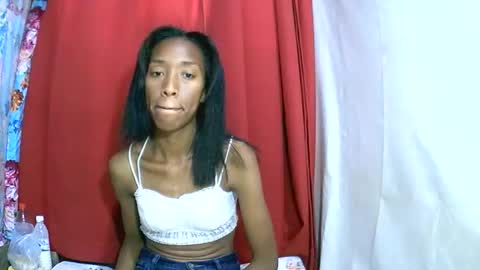 oliviah27 online show from October 5, 2025, 5:11 pm