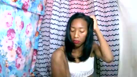 oliviah27 online show from October 17, 2025, 8:39 am