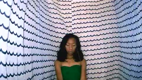 oliviah27 online show from October 30, 2025, 7:14 pm