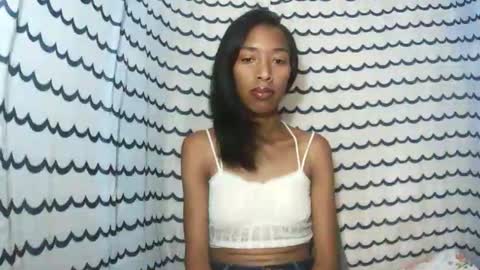 oliviah27 online show from November 7, 2025, 8:09 pm