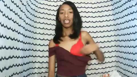 oliviah27 online show from November 12, 2025, 8:37 am