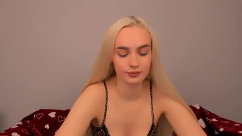 oliviaBeauty online show from November 5, 2025, 9:26 pm