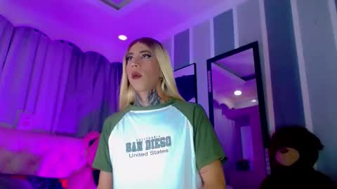 oliviahot01 online show from June 8, 2026, 1:20 am
