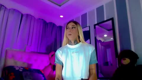 oliviahot01 online show from June 9, 2026, 1:06 am
