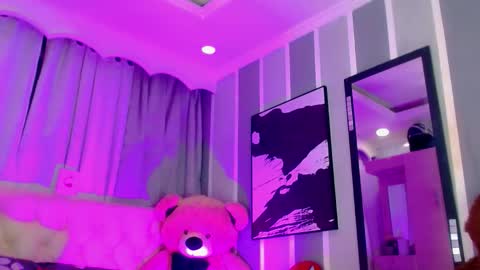 oliviahot01 online show from June 10, 2026, 3:39 am