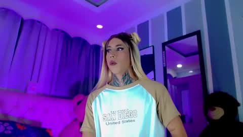 oliviahot01 online show from June 11, 2026, 1:38 am