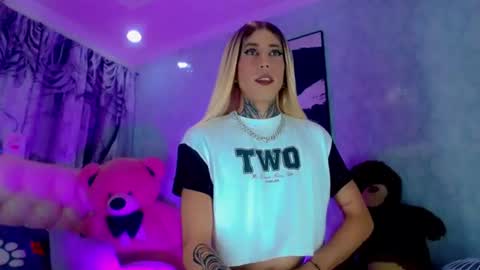oliviahot01 online show from June 13, 2026, 1:36 am