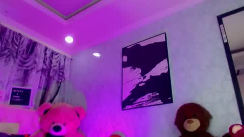 oliviahot01 online show from June 30, 2026, 1:06 am