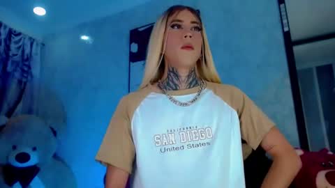 oliviahot01 online show from July 3, 2026, 1:34 am