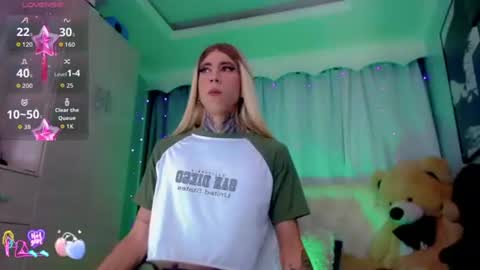 oliviahot01 online show from July 25, 2026, 1:04 am