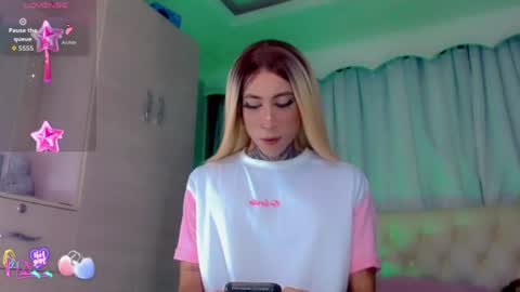 oliviahot01 online show from July 26, 2026, 1:14 am