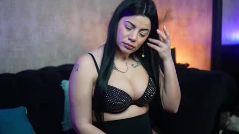  Olivia  online show from February 5, 2026, 8:35 pm